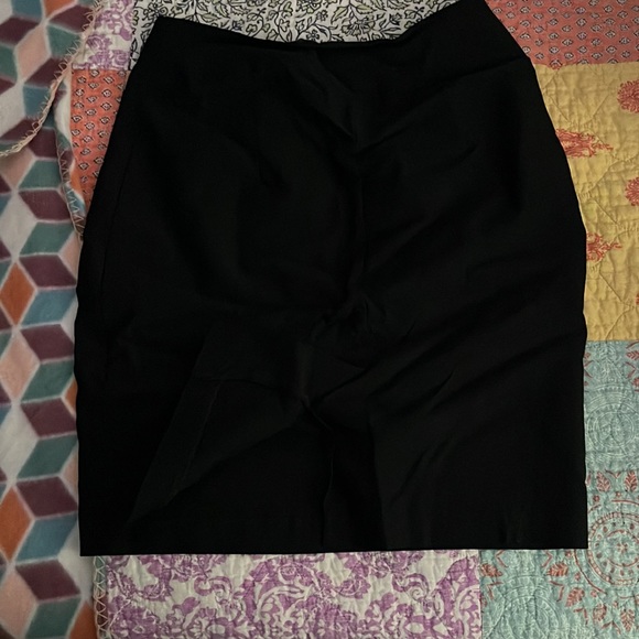 Worn it a couple times no stains or rips have no use for it anymore - Picture 3 of 3